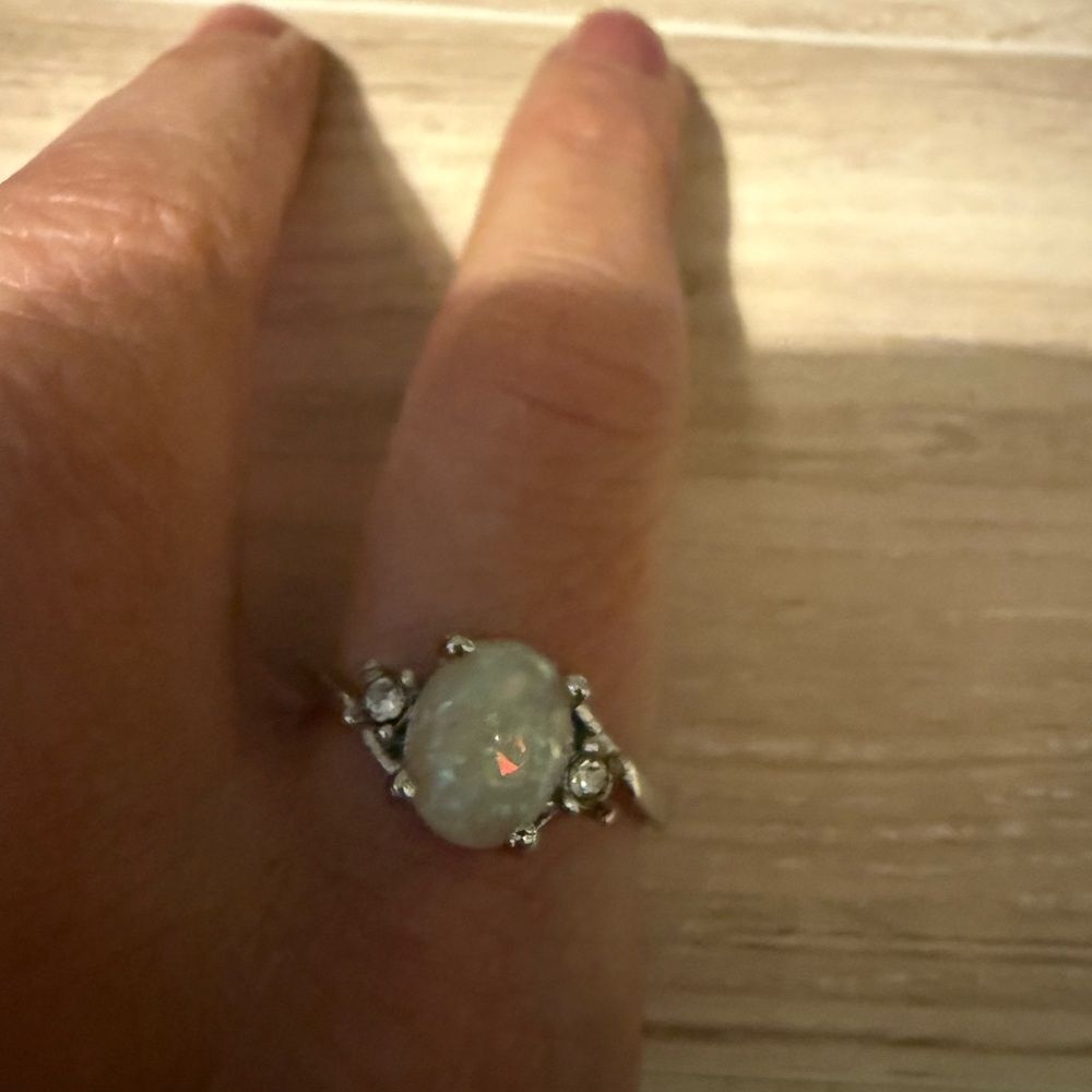 ✨ Vintage Opalescent Cabochon Ring Silver Tone Size 10 ✨ - Picture 3 of 7